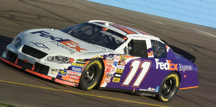 Hamlin lands Phoenix pole
