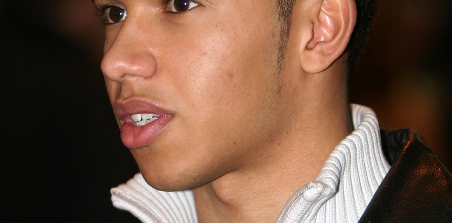 Hamilton lands ART GP seat for 2006
