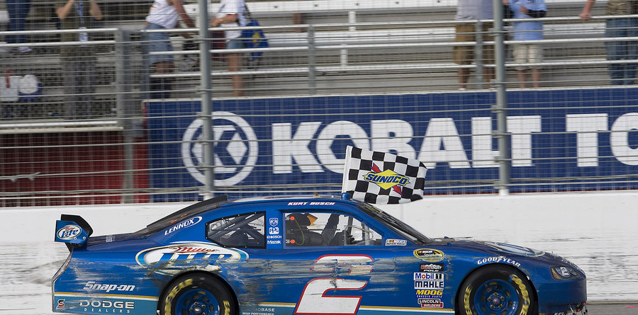 Kurt Busch dominates for Atlanta victory