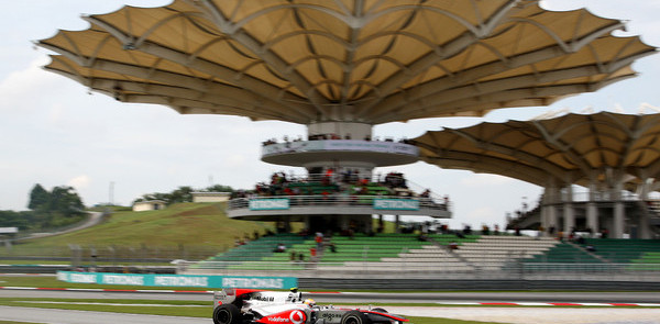 Hamilton leads the way in Friday Malaysia practices
