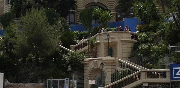 Webber holds off Kubica for Monaco pole