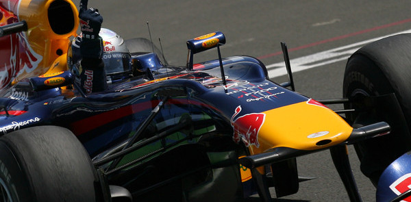 Vettel holds off Hamilton for European GP victory