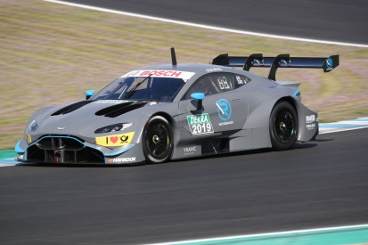 Aston Martin Vantage DTM in Jerez erstmals auf der Rennstrecke