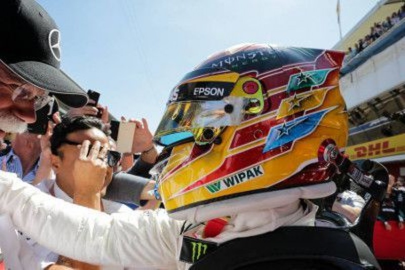 Zetsche: Mocne Ferrari dobre dla wszystkich