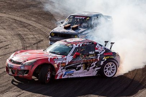 Trela wygrywa historyczną rundę na Nurburgringu