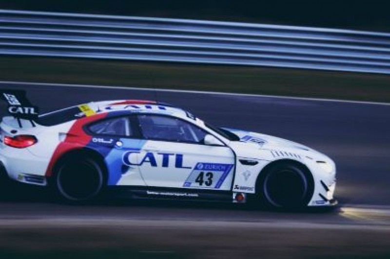 BMW przed Bentleyem