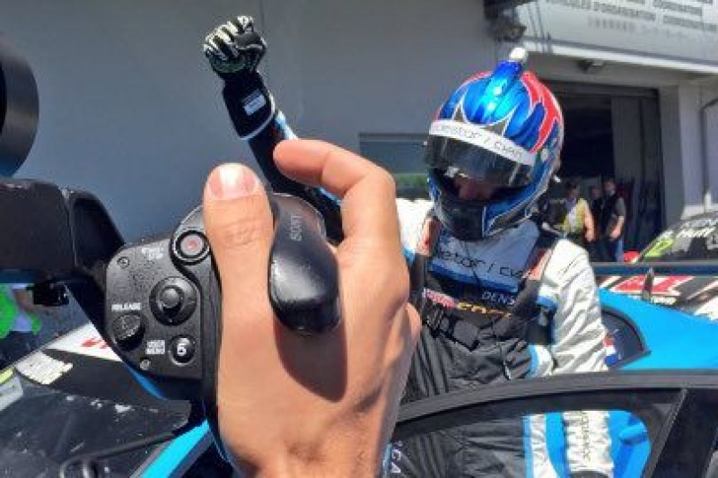 Catsburg na czele WTCC