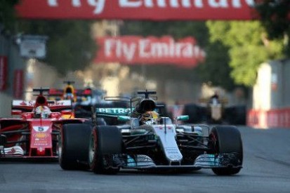 Vettel chce porozmawiać z Hamiltonem