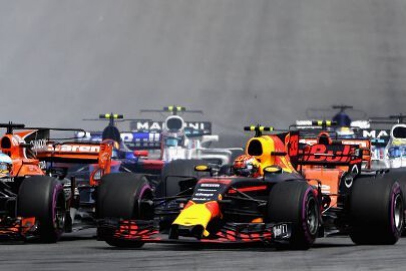 Verstappen pozostanie w Red Bullu