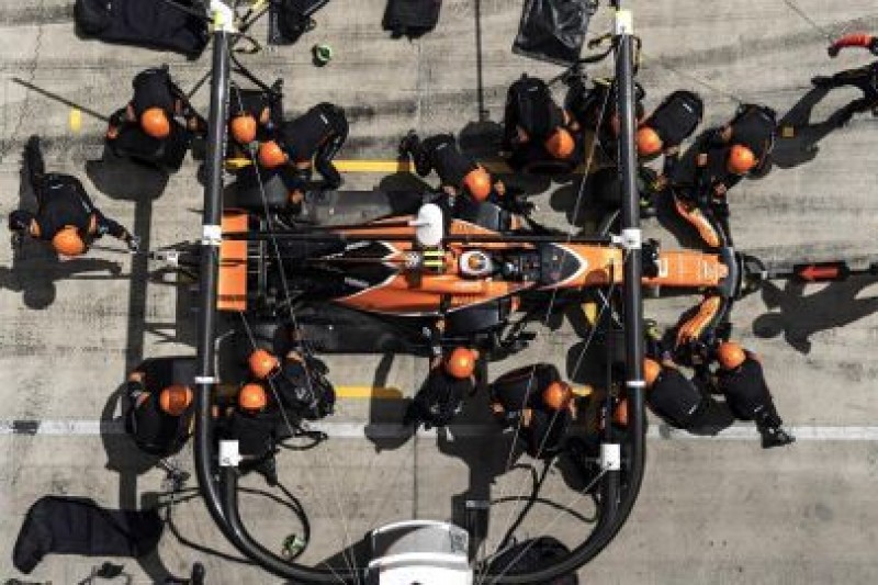 Alonso wraca do Spec 3