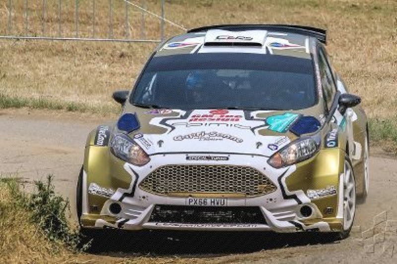 Valoušek atakuje