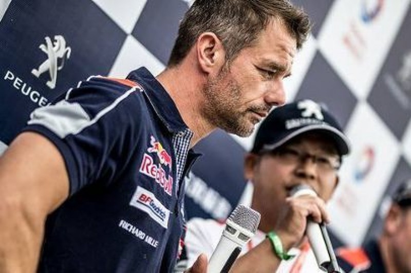 Loeb naprawiał Maxi