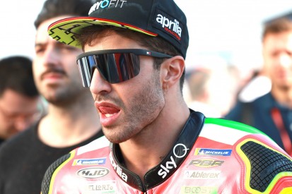 Peinliche Szene in Doha: Andrea Iannone stürzt in der Auslaufrunde