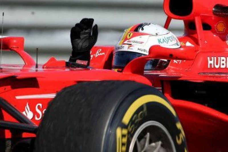 Vettel chce umowy na rok