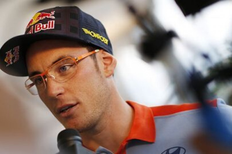 Neuville pozostał na czele