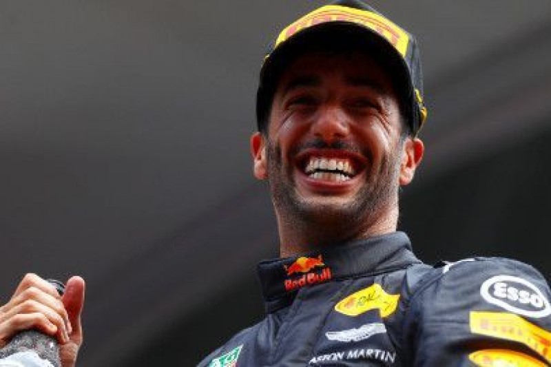 To kibice chcą Ricciardo w Ferrari