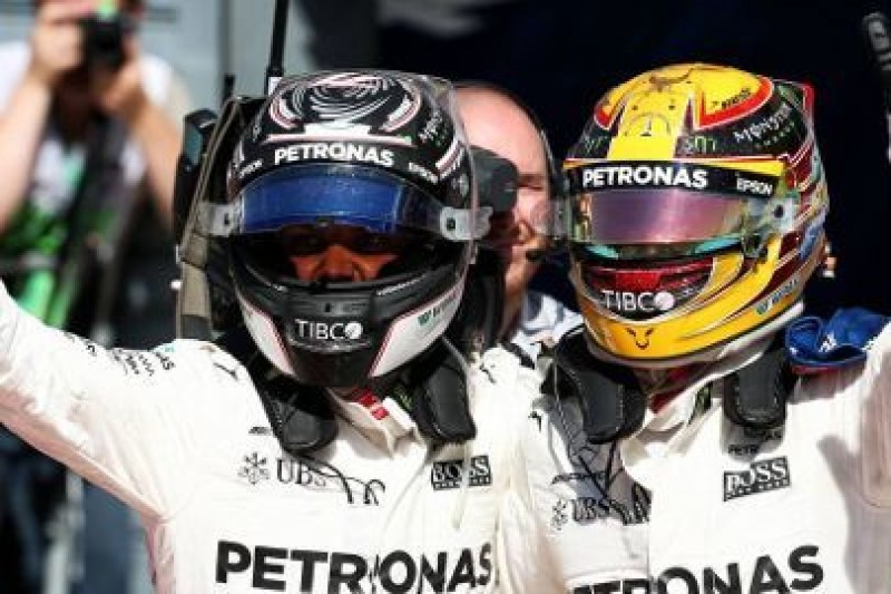 Hamilton na czele mistrzostw