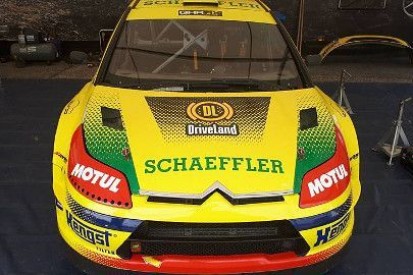 Kuchar przewodzi w Supercars