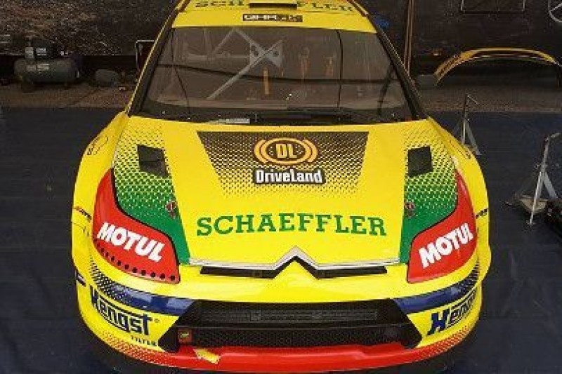 Kuchar przewodzi w Supercars