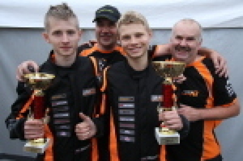Puchary dla UniQ Racing