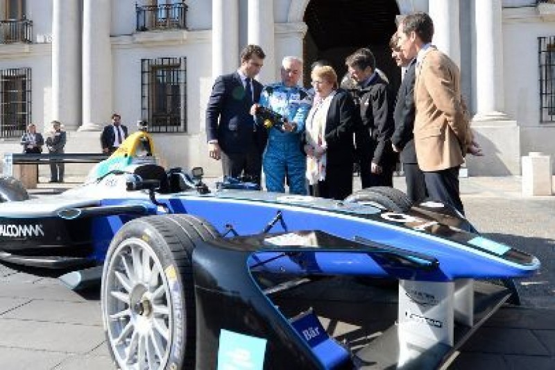 Spark na ulicach Santiago
