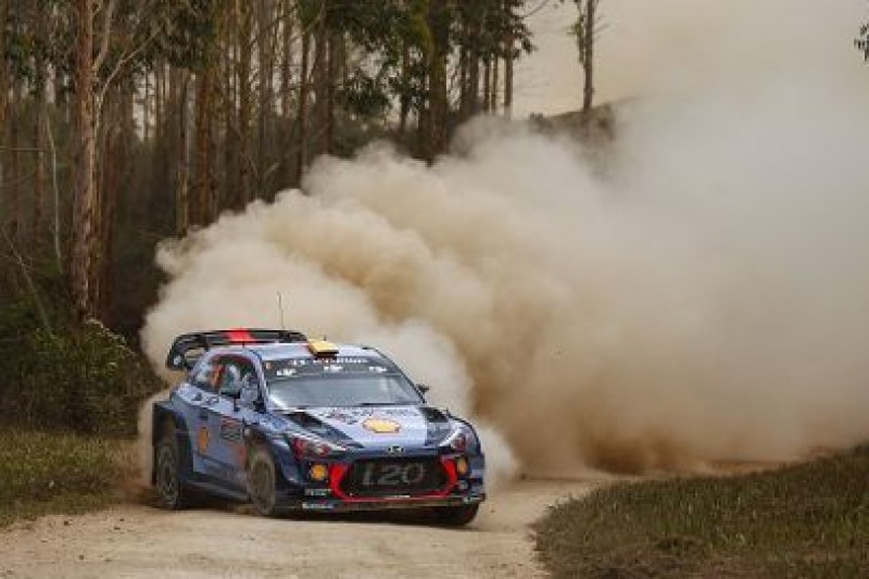 Mikkelsen pierwszym liderem