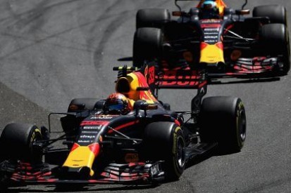 O połowę mniej wyprzedzań w F1
