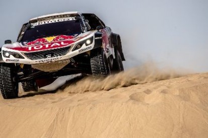 Loeb zakopał się po starcie