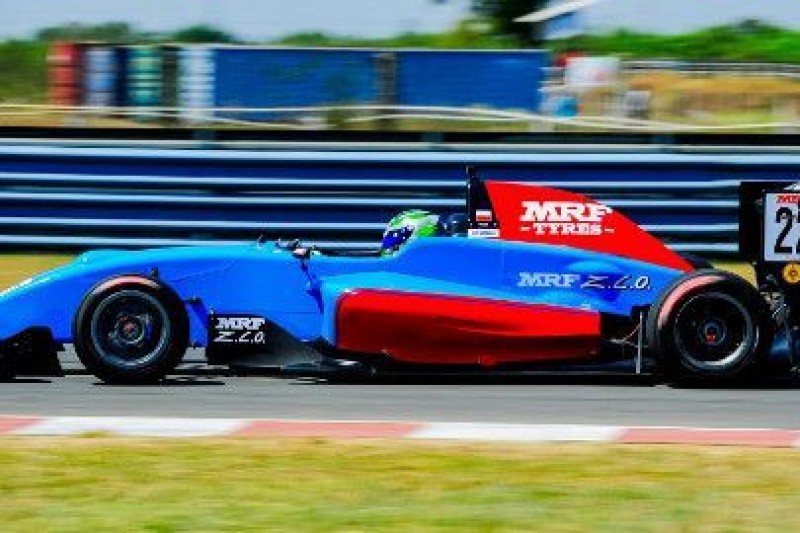MRF Challenge: Mówią po Indiach