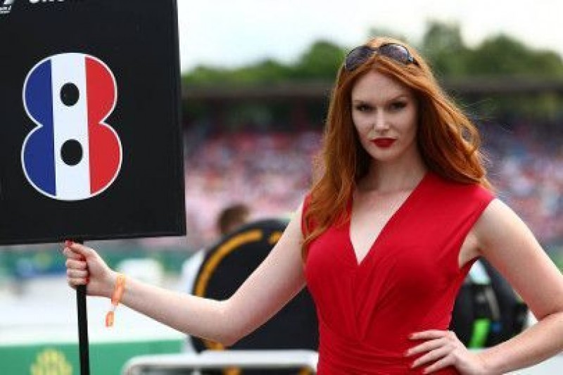 Carey nie był przeciwny grid girls