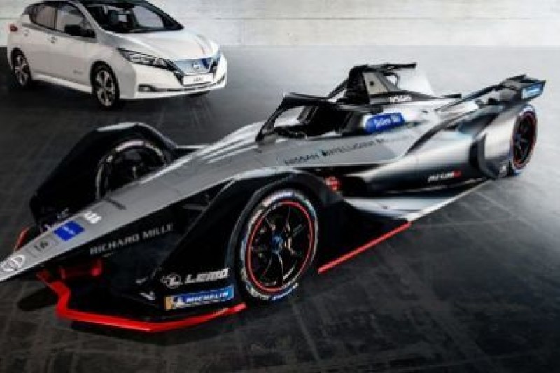 Nissan pokazał barwy