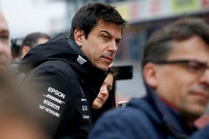 Wolff spokojny o kontrakt Hamiltona
