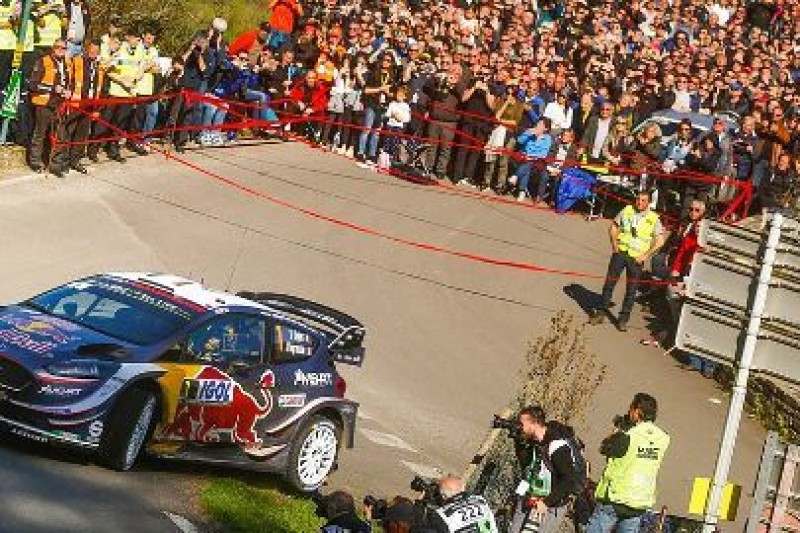 Ogier kontroluje sytuację