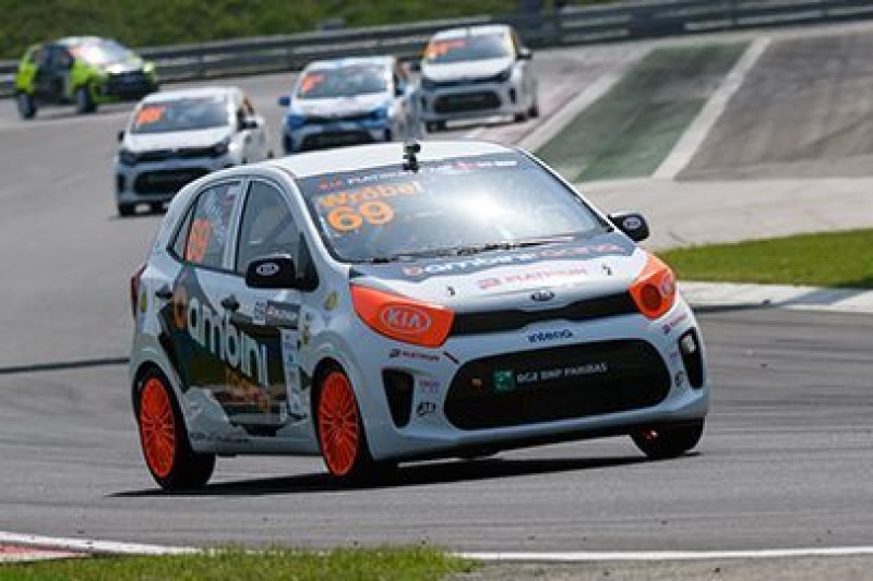 KIA Platinum Cup - wywiad z Konradem Wróblem