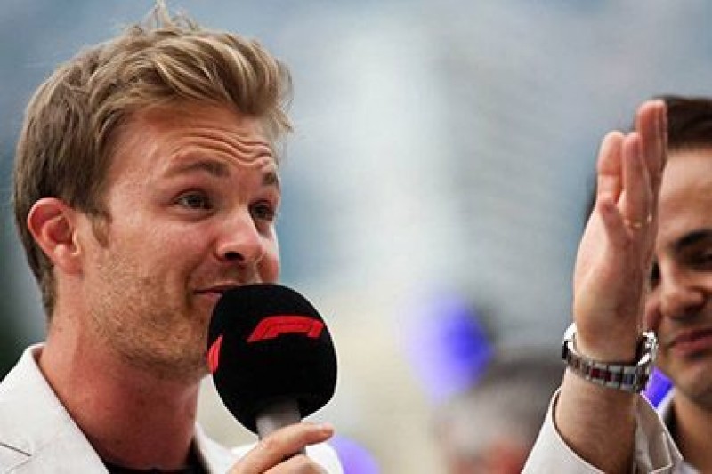 Rosberg radzi Mercedesowi