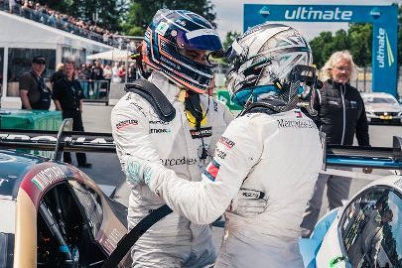 Mortara wygrał, Paffett prowadzi
