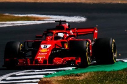 Vettel przed Hamiltonem, kraksa Verstappena