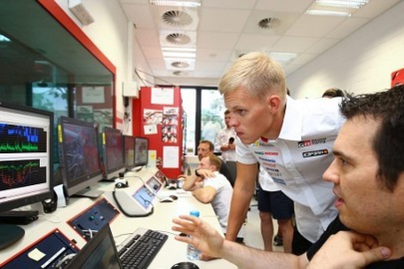 Inny podział mocy pomógł Tanakowi
