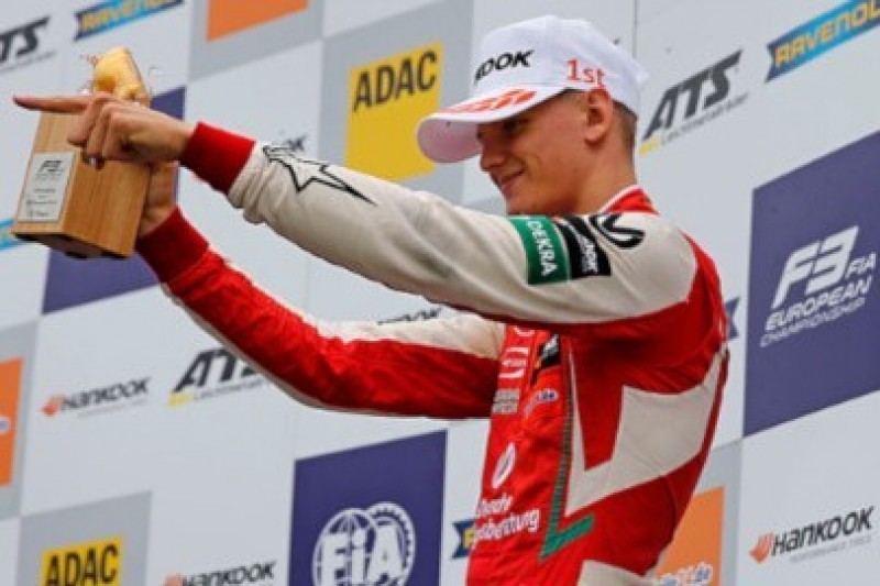 Schumacher za Safety Carem