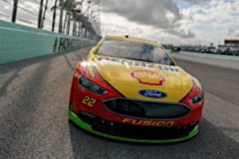 Logano pokonał wielką trójkę