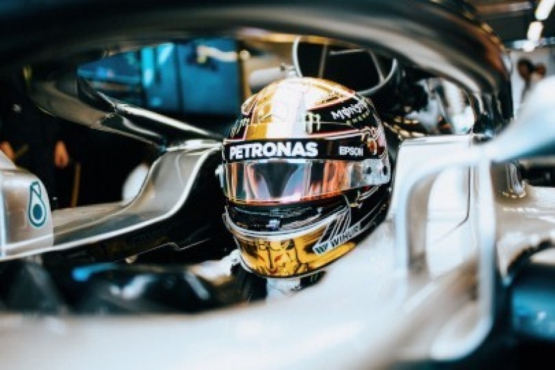 Hamilton przed Ferrari, awaria Ricciardo