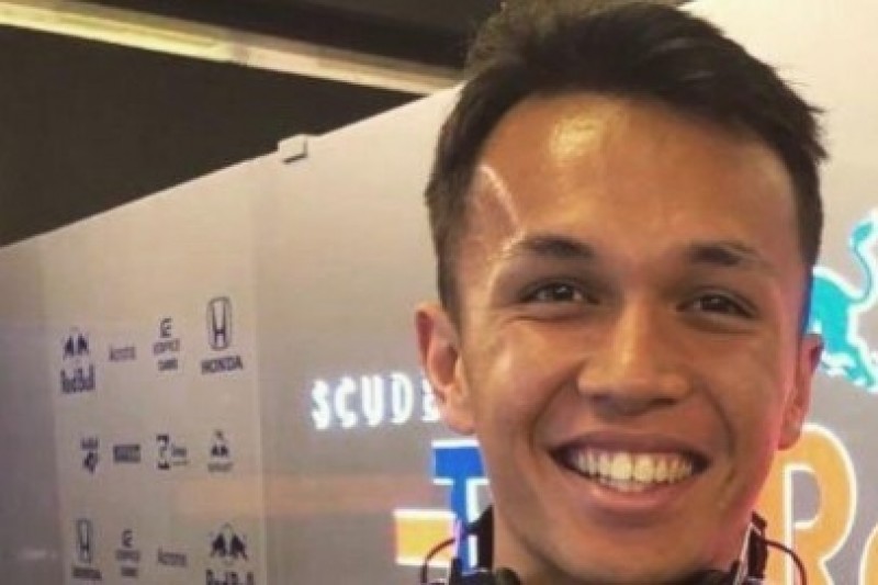 Albon z numerem 23