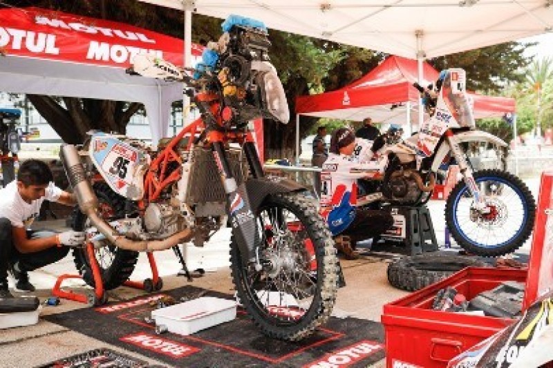 Gladiatorzy Dakaru - kategoria Original by Motul