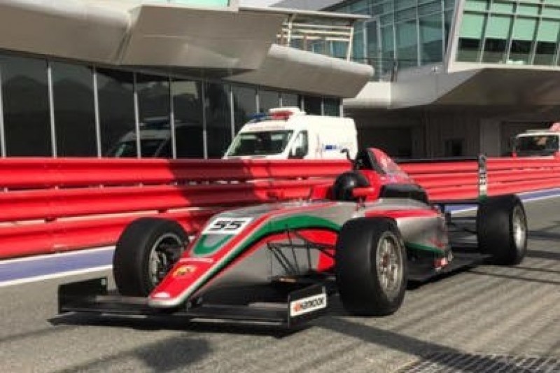 Kaminiarz w F4 UAE