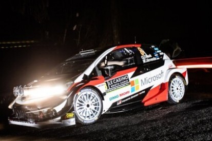 Tanak liderem, duża strata Meeke'a i Loeba