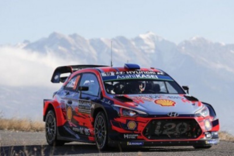 Oes dla Loeba, Neuville liderem