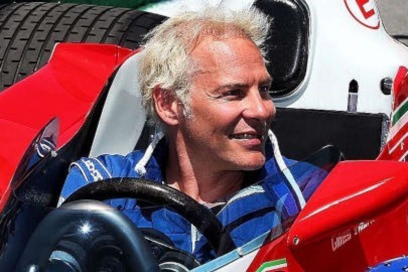 Villeneuve wsiada do Ferrari