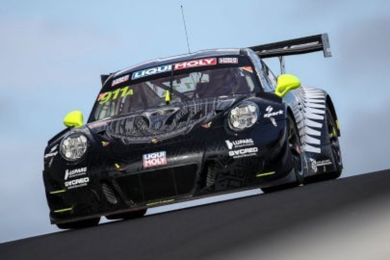 Dwa Porsche na czele