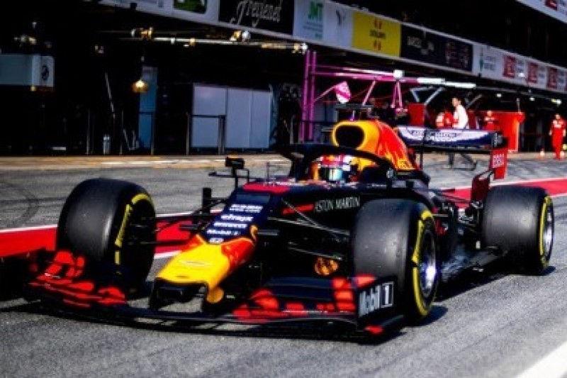 Gasly dyktuje tempo