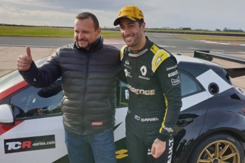 Ricciardo testował Mégane TCR